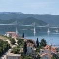 Júliusban átadják a Peljesac hidat
